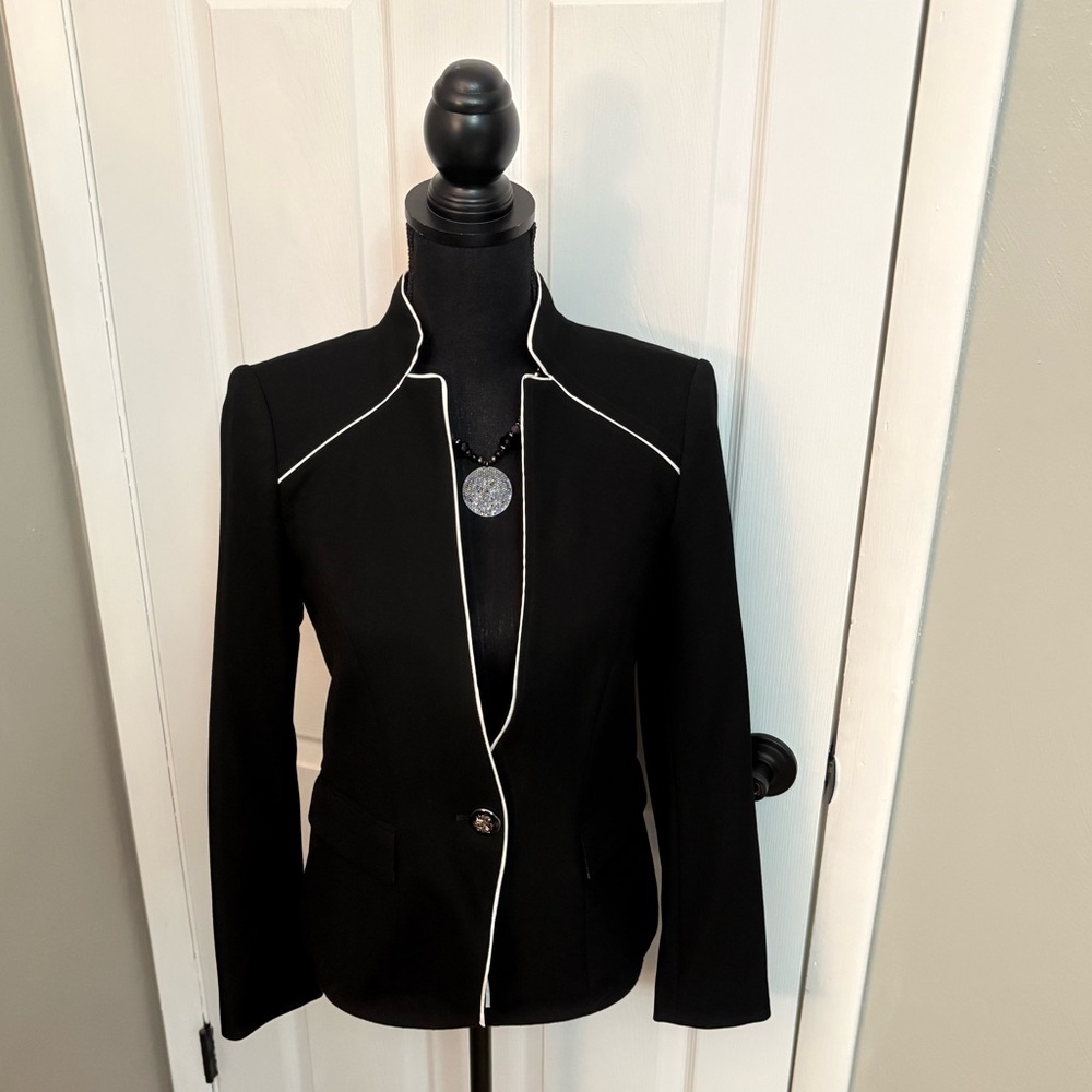 White House Black Market Stylish Blazer🖤NWOT